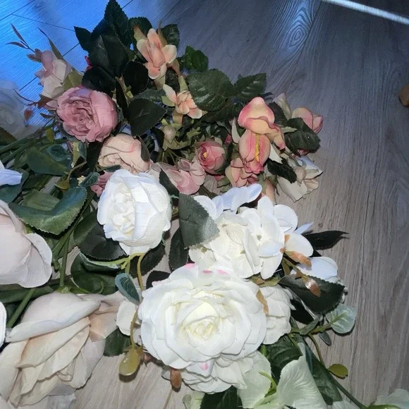 Large Lot Cream White Pink Yellow Roses Silk Flowers Bridal  display picture 3
